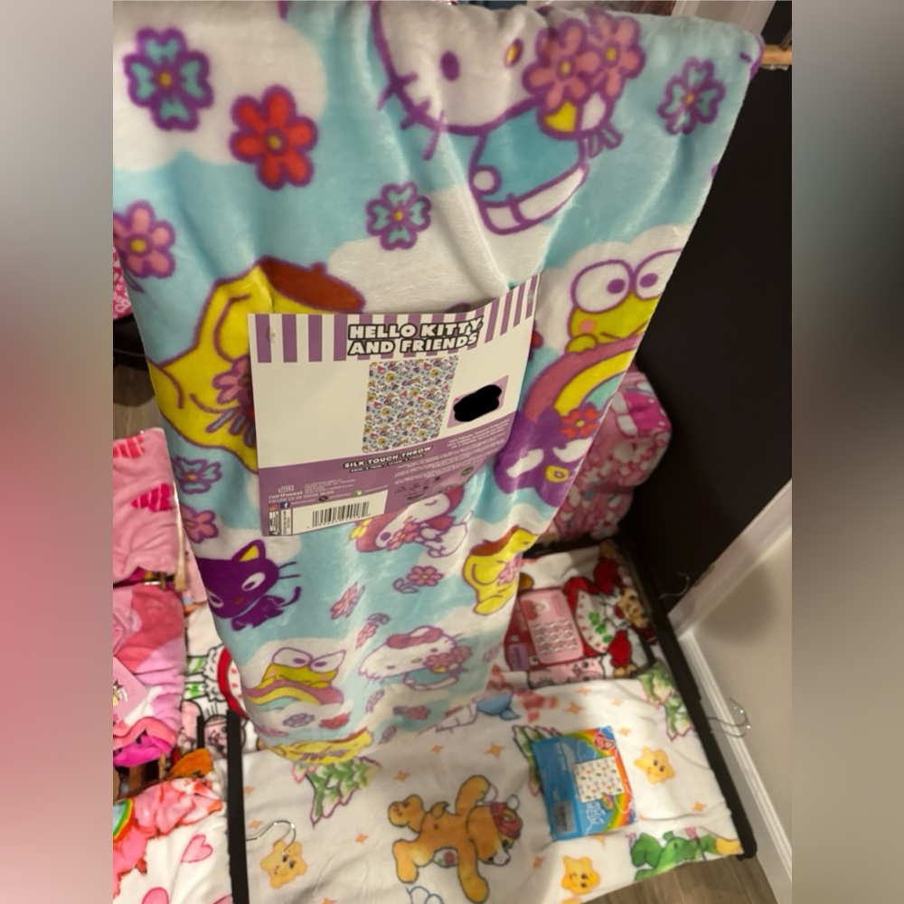 Hello Kitty and friends cloud blanket